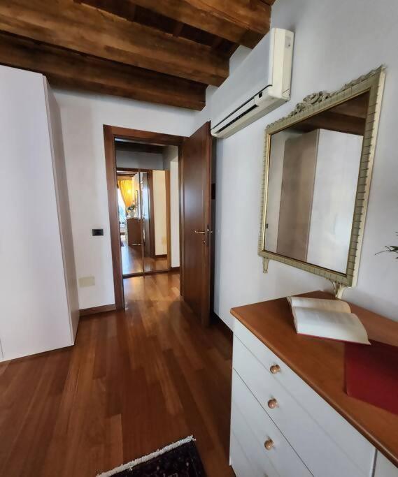 Juliets Bed Art Apartamento Verona